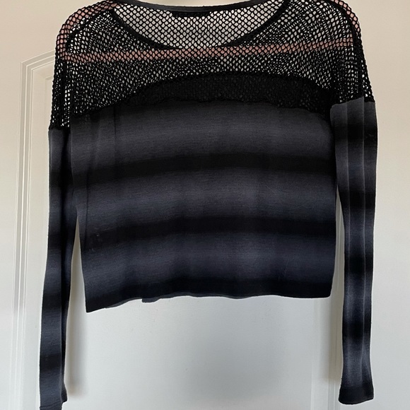 Crop top - Picture 2 of 2